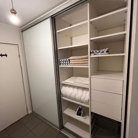 Modern With Balcony In Center Apartamento Helsínquia