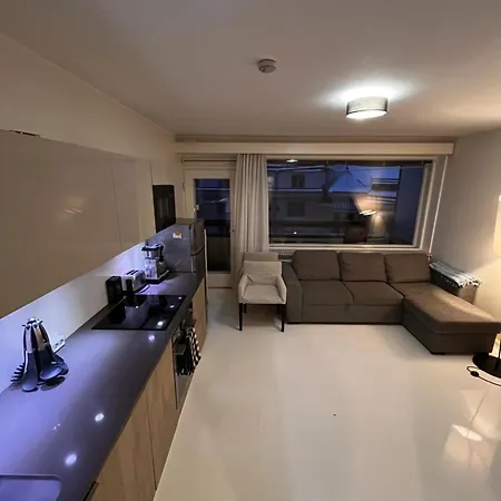 Modern With Balcony In Center Apartamento Helsínquia