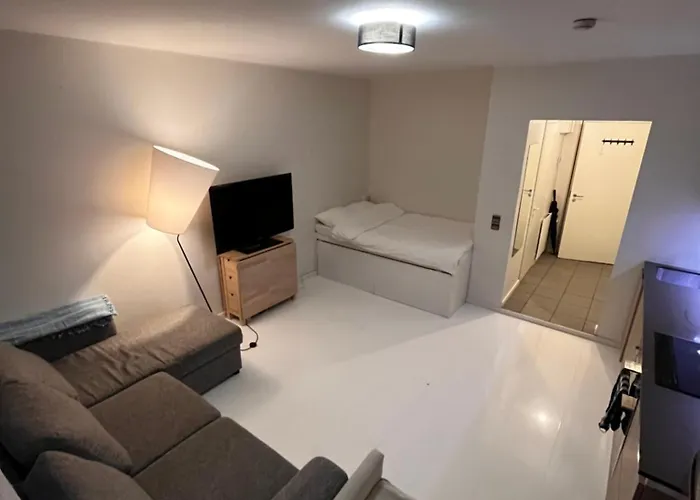 דירה Modern With Balcony In Center *